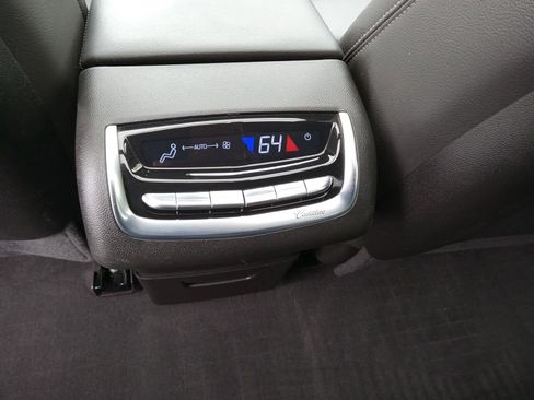 Used 2024 Cadillac XT6 Luxury w/ LPO, Floor Liner Package AWD/4WD image 24