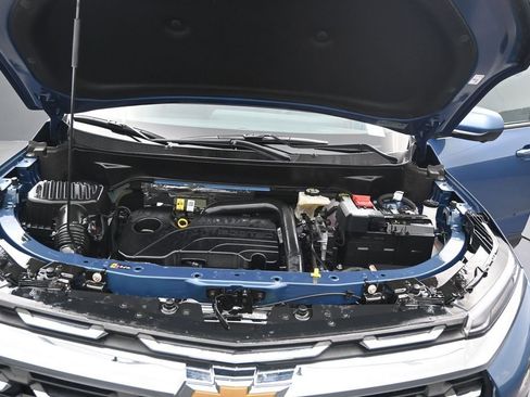 Used 2026 Chevrolet Equinox LT w/ Safety and Technology Package FWD image 15
