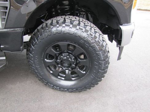 Used 2024 Ford F250 XLT image 24