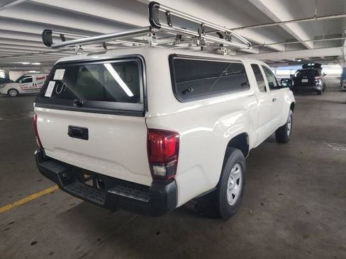 Used 2022 Toyota Tacoma SR RWD image 2