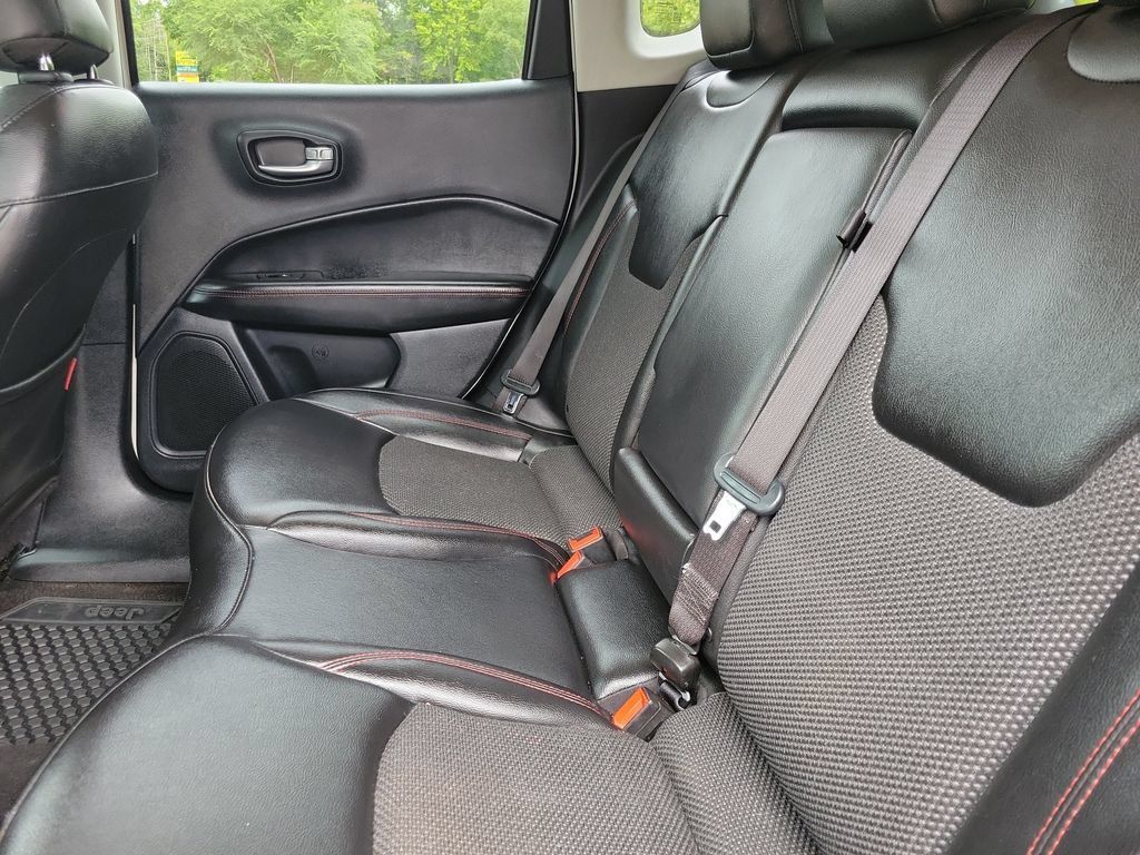 Used 2021 Jeep Compass Trailhawk AWD/4WD image 11