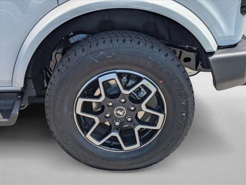 New 2026 Ford Bronco Outer Banks AWD/4WD image 10