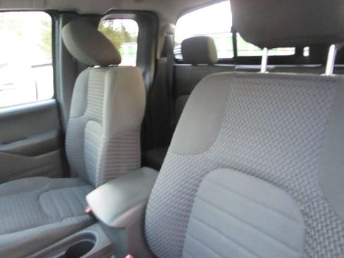 Used 2018 Nissan Frontier SV w/ Value Truck Package image 10