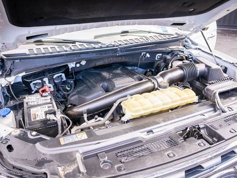 Used 2020 Ford Expedition Limited image 36