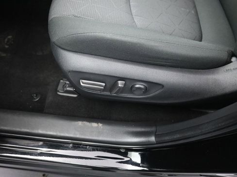 Used 2024 Toyota RAV4 XLE image 30