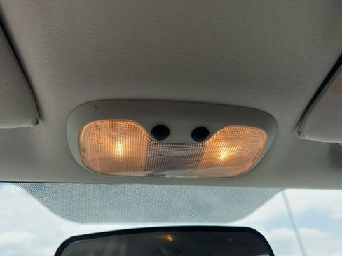 Used 2008 Dodge Caliber SXT image 17