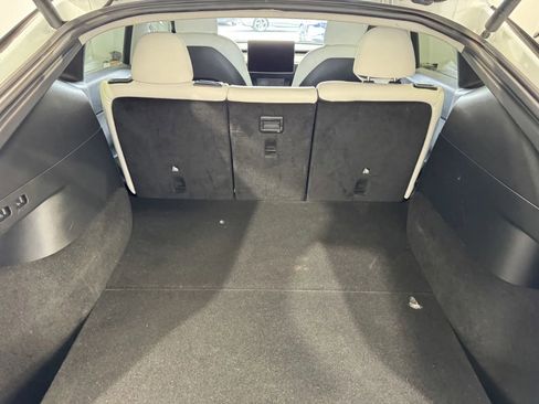 Used 2022 Tesla Model Y Performance image 10