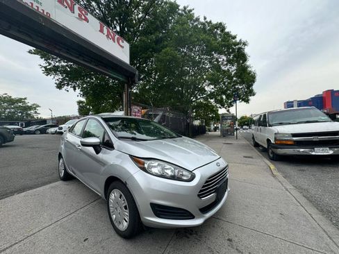 Used 2017 Ford Fiesta S image 4