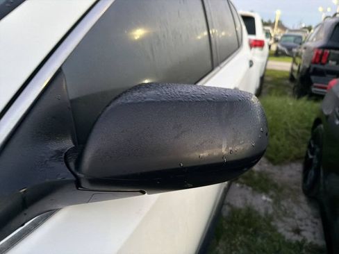 Used 2018 Honda CR-V LX image 5