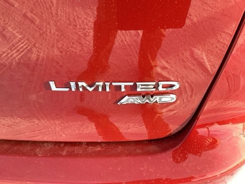 New 2026 Chrysler Pacifica Limited image 11