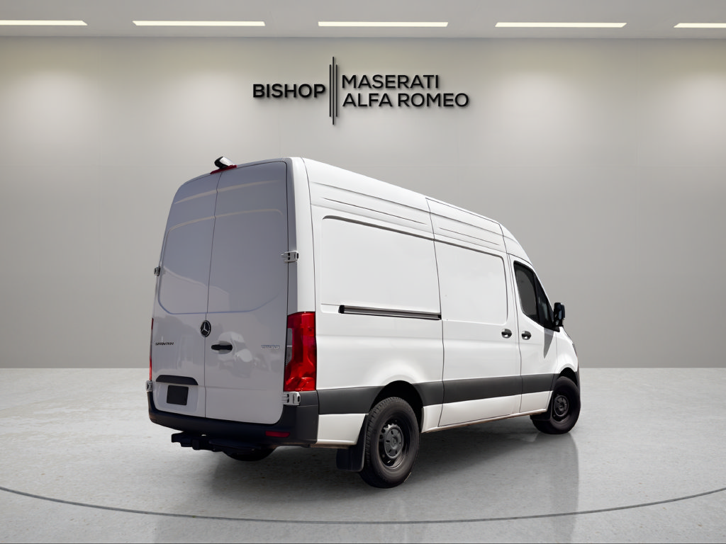 Used 2025 Mercedes-Benz Sprinter 2500 image 4