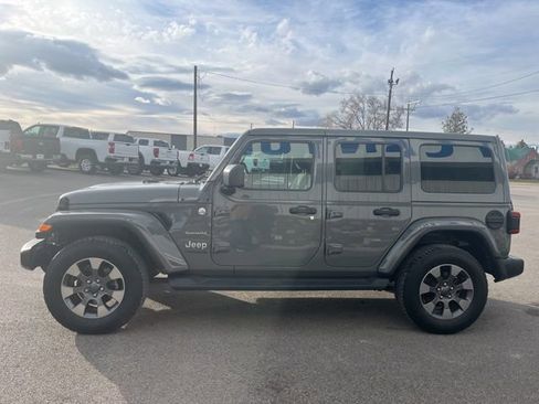 Used 2019 Jeep Wrangler Unlimited Sahara image 12