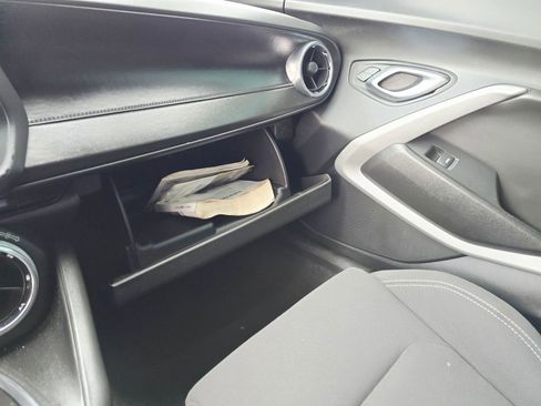 Used 2018 Chevrolet Camaro LT RWD image 22