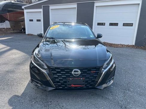 Used 2024 Nissan Altima 2.5 SR w/ SR Premium Package image 1