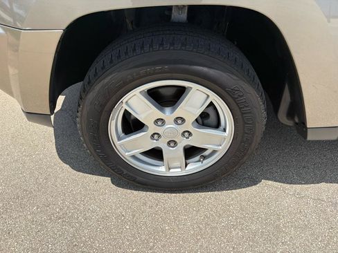 Used 2006 Jeep Grand Cherokee Laredo AWD/4WD image 6