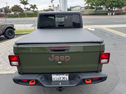 Used 2022 Jeep Gladiator Mojave AWD/4WD image 9