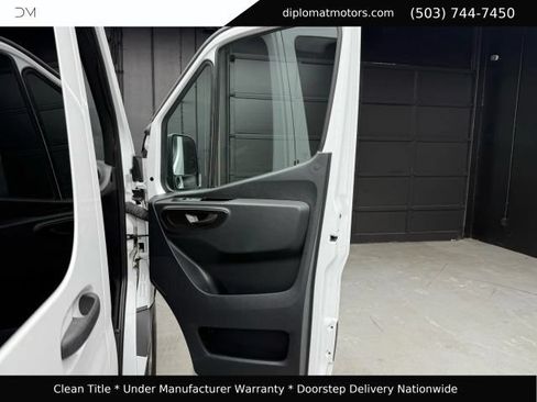Used 2024 Mercedes-Benz Sprinter 2500 image 32
