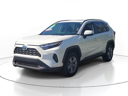 Certified 2024 Toyota RAV4 XLE w/ Convenience Package AWD/4WD image 3