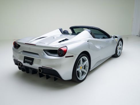 Used 2017 Ferrari 488 Spider RWD image 29