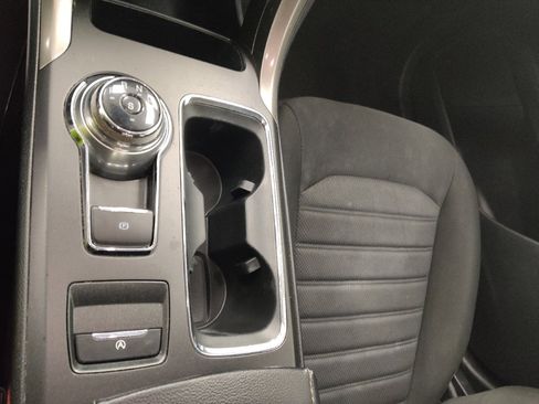 Used 2019 Ford Fusion SE FWD image 26