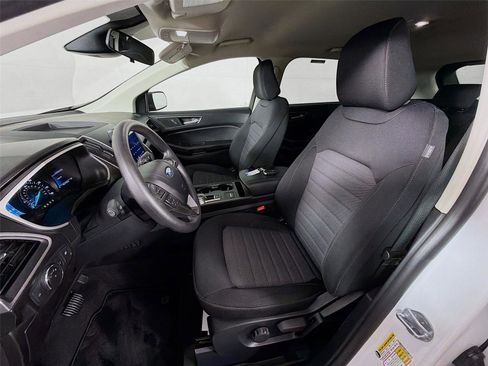 Used 2021 Ford Edge SE image 11