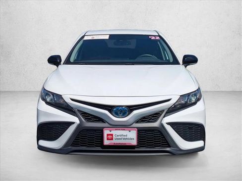 Certified 2022 Toyota Camry SE w/ Convenience Package image 2