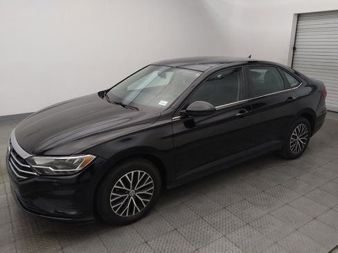 Used 2021 Volkswagen Jetta SE FWD image 2