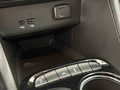 Used 2025 Buick Encore GX Preferred FWD image 39