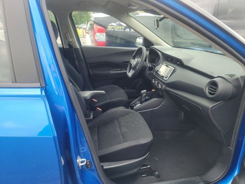 Used 2022 Nissan Kicks S FWD image 13