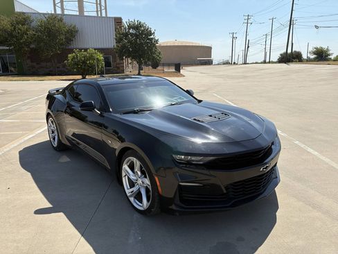 Used 2019 Chevrolet Camaro SS RWD image 6