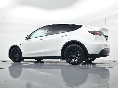 Used 2021 Tesla Model Y Long Range AWD/4WD image 35