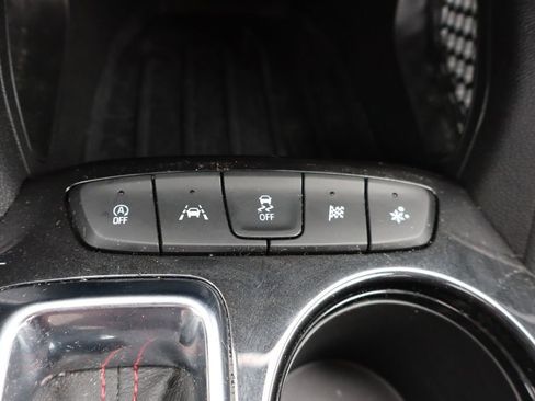 Used 2023 Chevrolet TrailBlazer RS w/ Sun and Liftgate Package FWD image 8