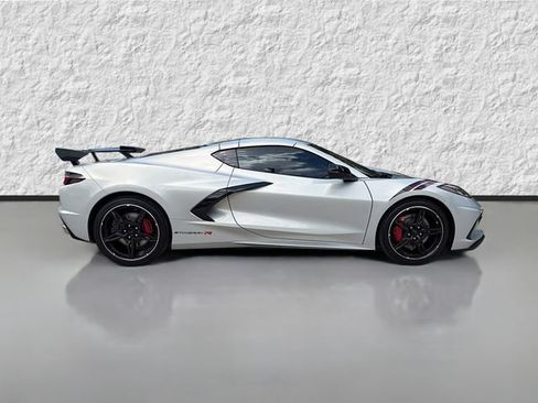 Used 2024 Chevrolet Corvette Stingray Preferred Cpe w/ Z51 Performance Package RWD image 2