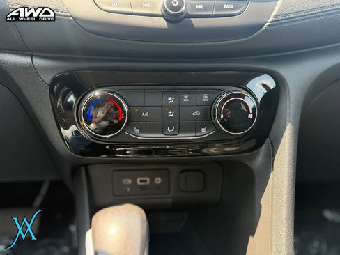 Used 2022 Buick Encore GX Preferred w/ Cold Weather Comfort Package AWD/4WD image 35