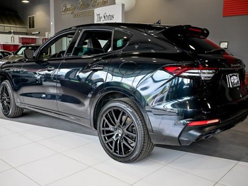 Used 2022 Maserati Levante Modena AWD/4WD image 6