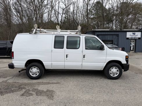 Used 2014 Ford E-250 and Econoline 250 w/ Power Group image 2