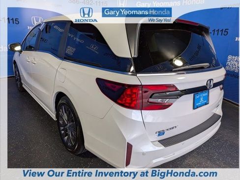 New 2026 Honda Odyssey Touring image 8