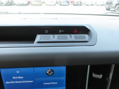 Used 2022 Ford Bronco 4-Door AWD/4WD image 32