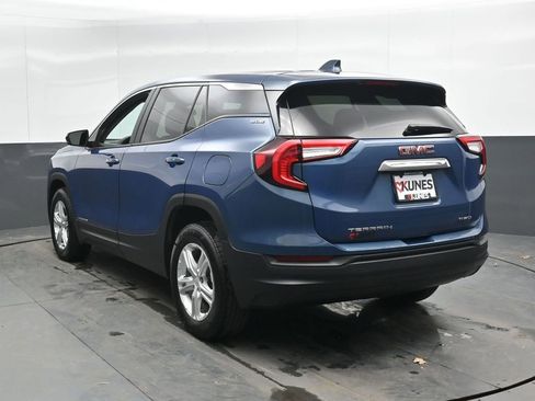 Used 2024 GMC Terrain SLE AWD/4WD image 11