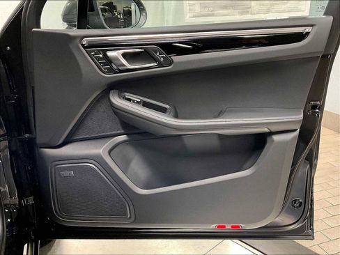 New 2026 Porsche Macan Turbo image 28