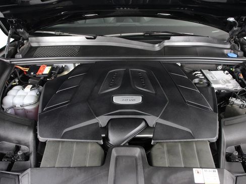 Certified 2022 Porsche Cayenne Platinum Edition AWD/4WD image 26