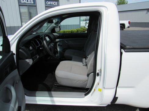 Used 2013 Toyota Tacoma 2WD Regular Cab image 14