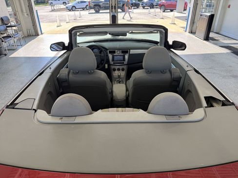 Used 2008 Chrysler Sebring Touring w/ Electronics Convenience Group FWD image 17