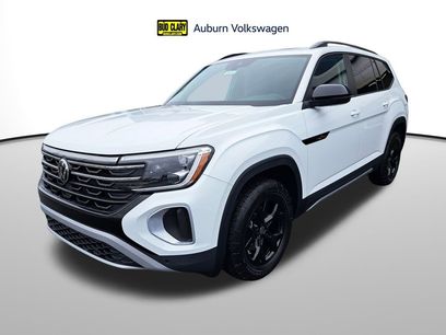 New 2025 Volkswagen Atlas Peak Edition SE