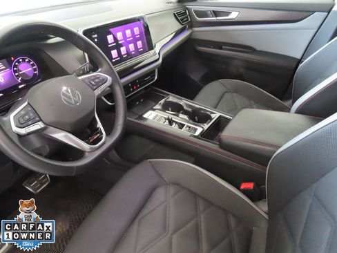 Used 2024 Volkswagen Atlas Peak Edition SE AWD/4WD image 23