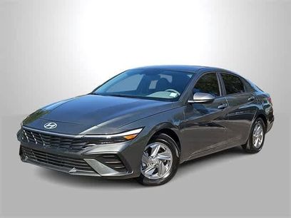Certified 2025 Hyundai Elantra SE w/ Cargo Package