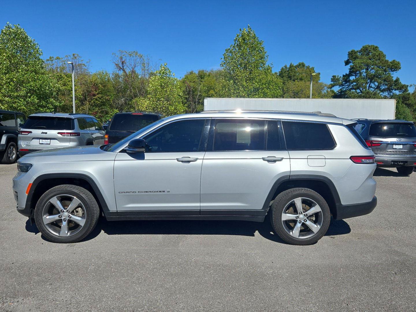 Used 2021 Jeep Grand Cherokee L Limited AWD/4WD image 4