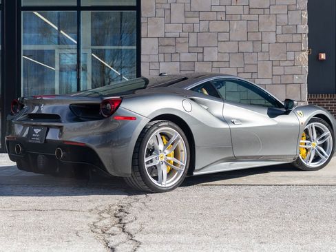 Used 2017 Ferrari 488 GTB image 3