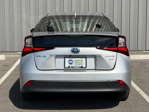 Used 2020 Toyota Prius XLE image 6