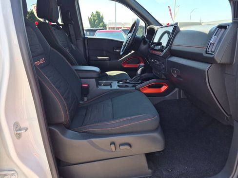 Used 2025 Nissan Frontier PRO-4X AWD/4WD image 30